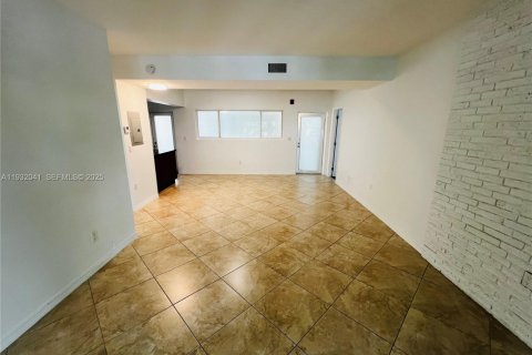 Снять в аренду квартиру в Майами-Бич, Флорида 2 спальни, 102.19м2, № 1990571 - фото 10