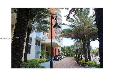 Condo in Aventura, Florida, 2 bedrooms  № 1928705 - photo 6