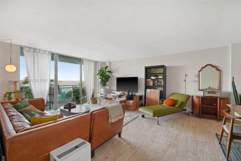 Кондоминиум с 1 спальней в Майами, Флорида № 2005943