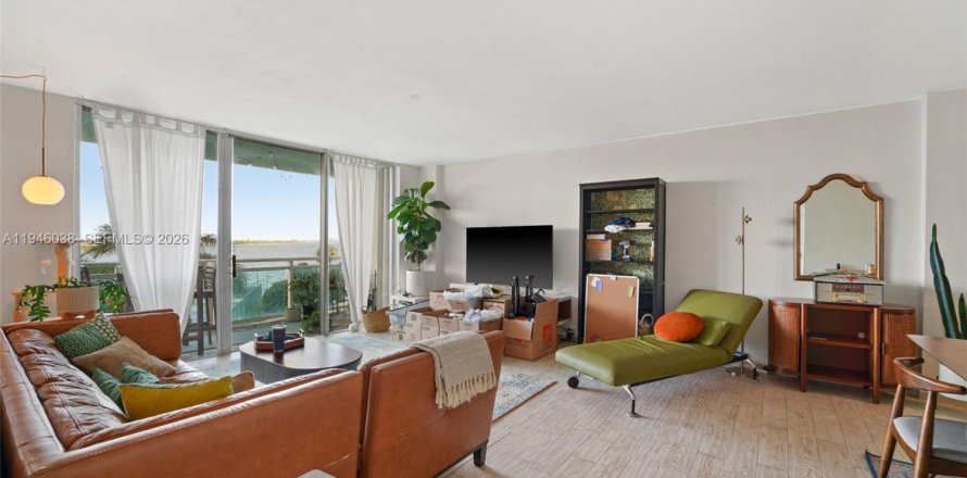 Кондоминиум с 1 спальней в Майами, Флорида № 2005943