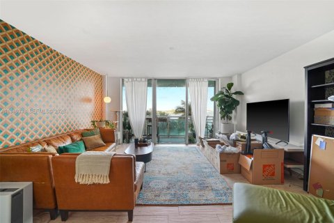 Снять в аренду кондоминиум в Майами, Флорида 1 спальня, 76.37м2, № 2005943 - фото 2