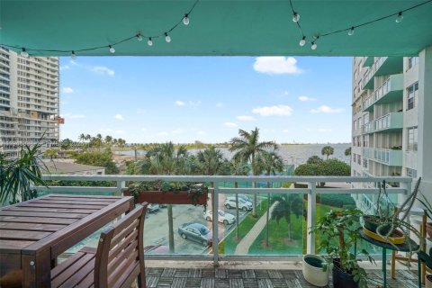 Снять в аренду кондоминиум в Майами, Флорида 1 спальня, 76.37м2, № 2005943 - фото 14