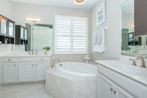 Townhouse in Placida, Florida 3 bedrooms, 222.04 sq.m. № 2393703 - photo 15