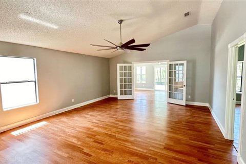 House in New Smyrna Beach, Florida 2 bedrooms, 142.33 sq.m. № 1088409 - photo 4