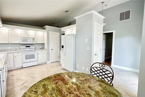 House in New Smyrna Beach, Florida 2 bedrooms, 142.33 sq.m. № 1088409 - photo 10