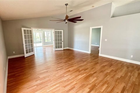 House in New Smyrna Beach, Florida 2 bedrooms, 142.33 sq.m. № 1088409 - photo 5