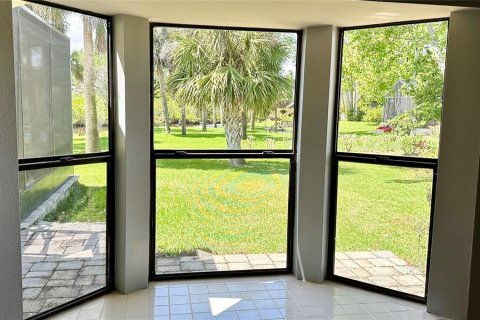 House in New Smyrna Beach, Florida 2 bedrooms, 142.33 sq.m. № 1088409 - photo 12