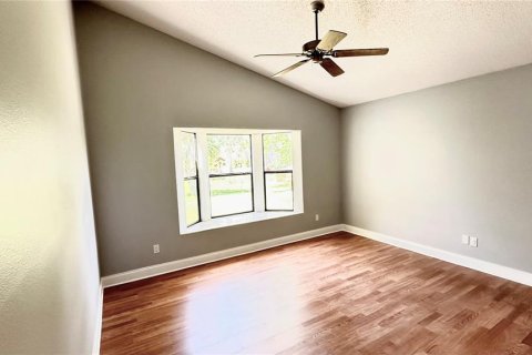 House in New Smyrna Beach, Florida 2 bedrooms, 142.33 sq.m. № 1088409 - photo 11
