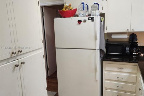 Condo in North Palm Beach, Florida, 2 bedrooms  № 2019737 - photo 9