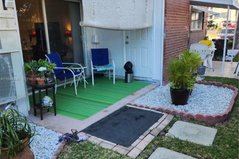 Condo in North Palm Beach, Florida, 2 bedrooms  № 2019737 - photo 4