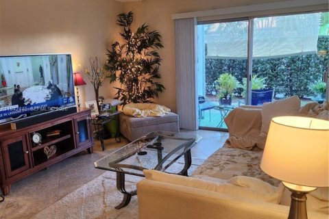 Condo in North Palm Beach, Florida, 2 bedrooms  № 2019737 - photo 3