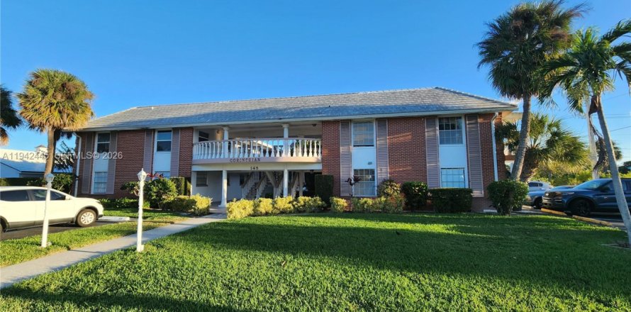 Condo in North Palm Beach, Florida, 2 bedrooms  № 2019737