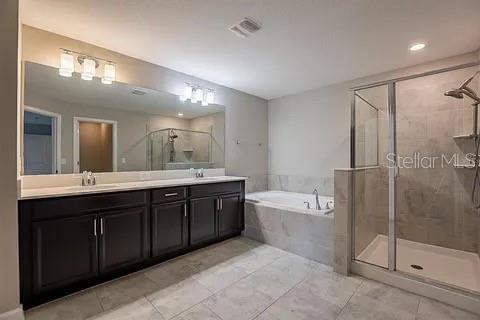 House in Kissimmee, Florida 4 bedrooms, 319.4 sq.m. № 2207969 - photo 10