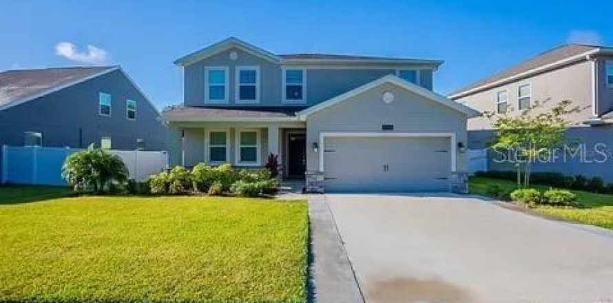 House in Kissimmee, Florida 4 bedrooms, 319.4 sq.m. № 2207969
