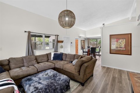 Casa en venta en Winter Haven, Florida, 3 dormitorios, 96.15 m2 № 2117874 - foto 4