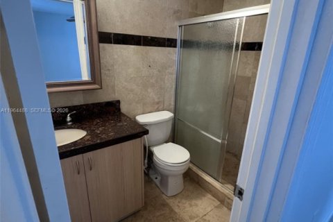 House in Miami, Florida 3 bedrooms, 102.38 sq.m. № 2042220 - photo 11