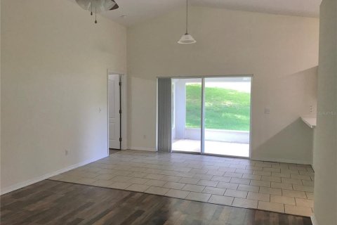 Villa ou maison à louer à Minneola, Floride: 3 chambres, 118.17 m2 № 2111585 - photo 29