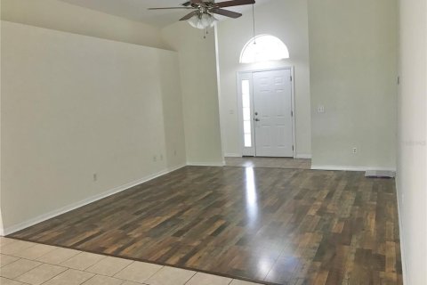 Villa ou maison à louer à Minneola, Floride: 3 chambres, 118.17 m2 № 2111585 - photo 7