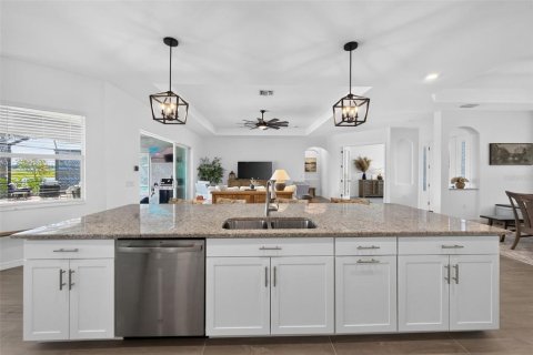 Villa ou maison à vendre à Punta Gorda, Floride: 3 chambres, 222.5 m2 № 2317380 - photo 13