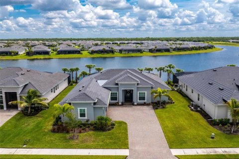 Villa ou maison à vendre à Punta Gorda, Floride: 3 chambres, 222.5 m2 № 2317380 - photo 2