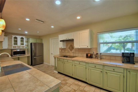 House in Auburndale, Florida 3 bedrooms, 156.63 sq.m. № 1885563 - photo 12
