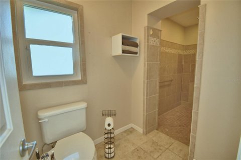 House in Auburndale, Florida 3 bedrooms, 156.63 sq.m. № 1885563 - photo 21