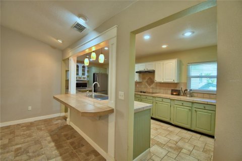 House in Auburndale, Florida 3 bedrooms, 156.63 sq.m. № 1885563 - photo 9