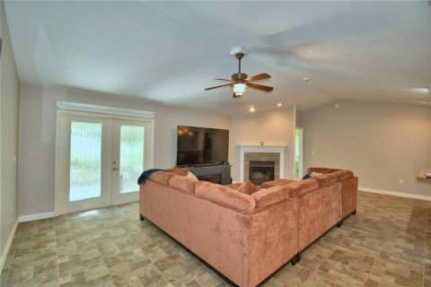 House in Auburndale, Florida 3 bedrooms, 156.63 sq.m. № 1885563 - photo 4