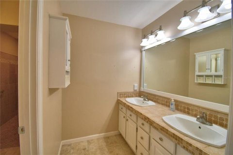 House in Auburndale, Florida 3 bedrooms, 156.63 sq.m. № 1885563 - photo 19