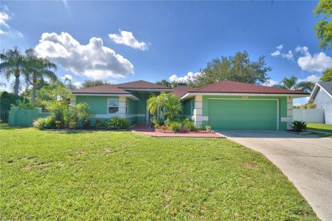 House in Auburndale, Florida 3 bedrooms, 156.63 sq.m. № 1885563 - photo 1