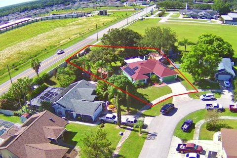 House in Auburndale, Florida 3 bedrooms, 156.63 sq.m. № 1885563 - photo 2