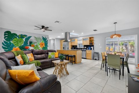 Villa ou maison à louer à Sarasota, Floride: 4 chambres, 143.63 m2 № 2166995 - photo 5