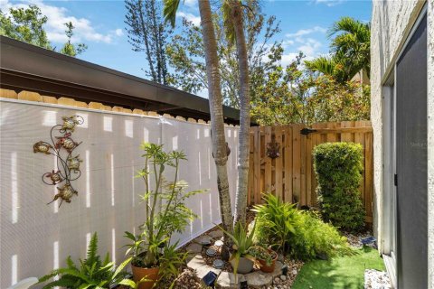 Condo in Venice, Florida, 2 bedrooms  № 1653945 - photo 25