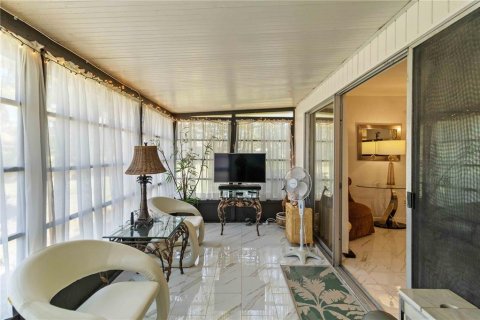 Condo in Venice, Florida, 2 bedrooms  № 1653945 - photo 15