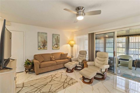 Condo in Venice, Florida, 2 bedrooms  № 1653945 - photo 6