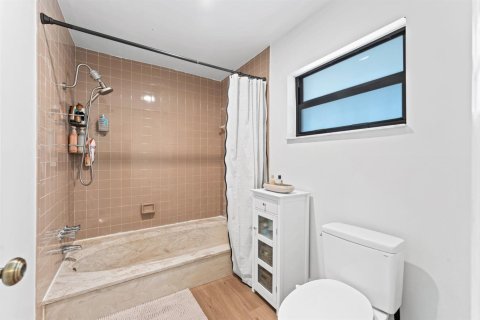 Copropriété à vendre à Tamarac, Floride: 3 chambres, 156.45 m2 № 2177537 - photo 19