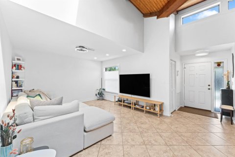 Copropriété à vendre à Tamarac, Floride: 3 chambres, 156.45 m2 № 2177537 - photo 10
