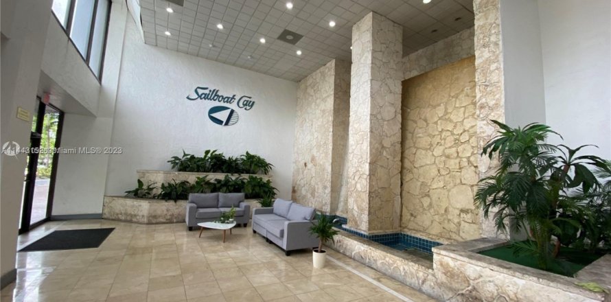 Condo in North Miami, Florida, 2 bedrooms  № 1860627
