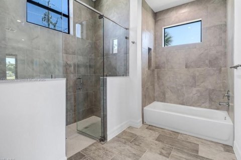 Купить виллу или дом в Лихай-Эйкерс, Флорида 4 спальни, № 1951515 - фото 16