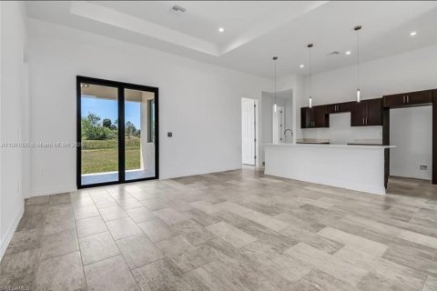 Купить виллу или дом в Лихай-Эйкерс, Флорида 4 спальни, № 1951515 - фото 3