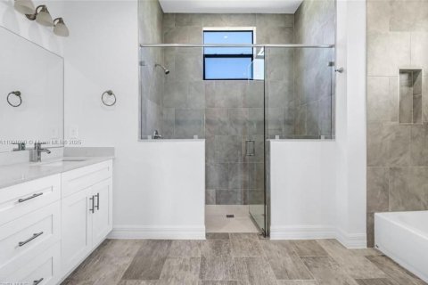 Купить виллу или дом в Лихай-Эйкерс, Флорида 4 спальни, № 1951515 - фото 15