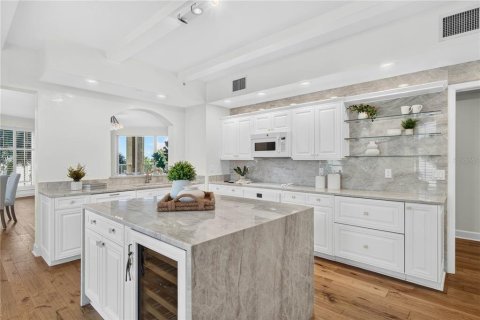 Condo in Saint Petersburg, Florida, 2 bedrooms  № 2429652 - photo 15
