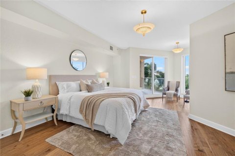 Condo in Saint Petersburg, Florida, 2 bedrooms  № 2429652 - photo 29