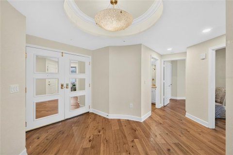 Condo in Saint Petersburg, Florida, 2 bedrooms  № 2429652 - photo 5