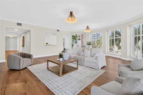 Condo in Saint Petersburg, Florida, 2 bedrooms  № 2429652 - photo 13