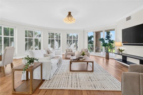 Condo in Saint Petersburg, Florida, 2 bedrooms  № 2429652 - photo 6