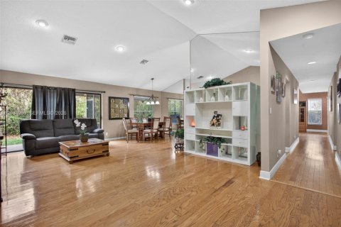 Villa ou maison à vendre à Coconut Creek, Floride: 4 chambres, 227.15 m2 № 2186099 - photo 2