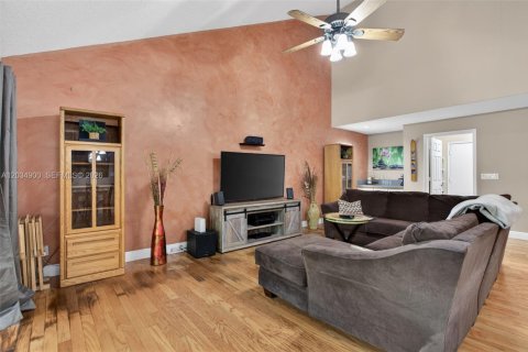 Villa ou maison à vendre à Coconut Creek, Floride: 4 chambres, 227.15 m2 № 2186099 - photo 13