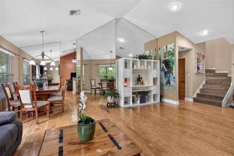 Villa ou maison à vendre à Coconut Creek, Floride: 4 chambres, 227.15 m2 № 2186099 - photo 4