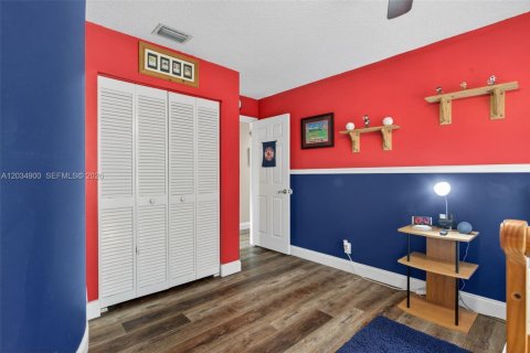 Villa ou maison à vendre à Coconut Creek, Floride: 4 chambres, 227.15 m2 № 2186099 - photo 29